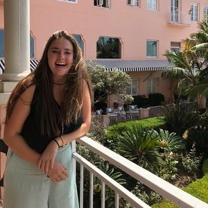 Meet your Posher, Amanda